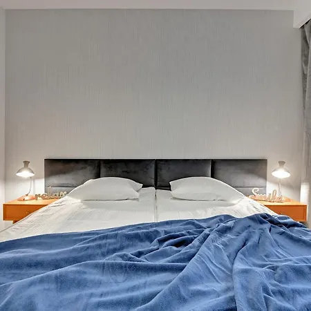 Boutique Residence - Old Town Riverside By Welcome Apartment